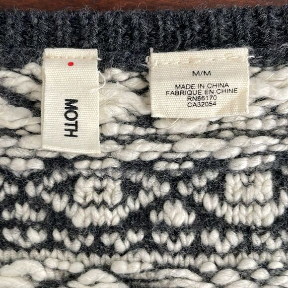 Moth Anthro Women’s Cropped Sweater Medium Wool Blend Monochrome Fitted - Picture 4 of 6